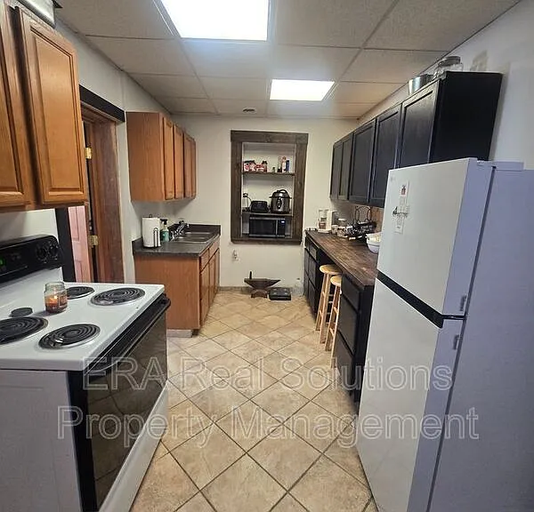 122A S High St — Photo 7