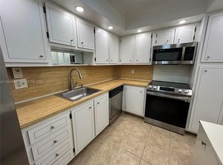 1100 Saint Charles Pl APT 308, Pembroke Pines, FL 33026