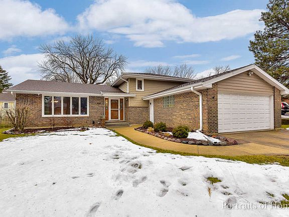 2nd image of 432 S Wilmette Ave