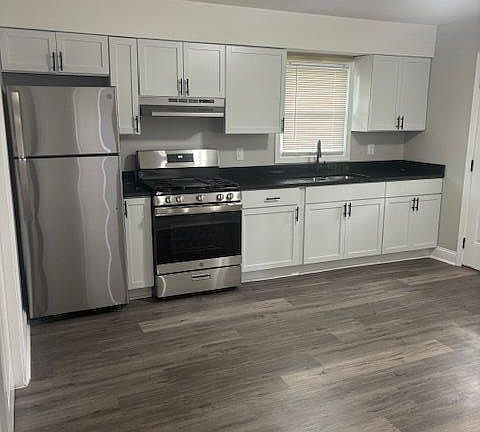4th image of 3285-87 Ashland St