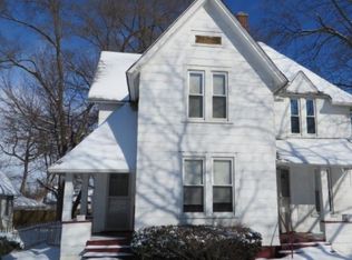 530 Villa St, Elgin, IL