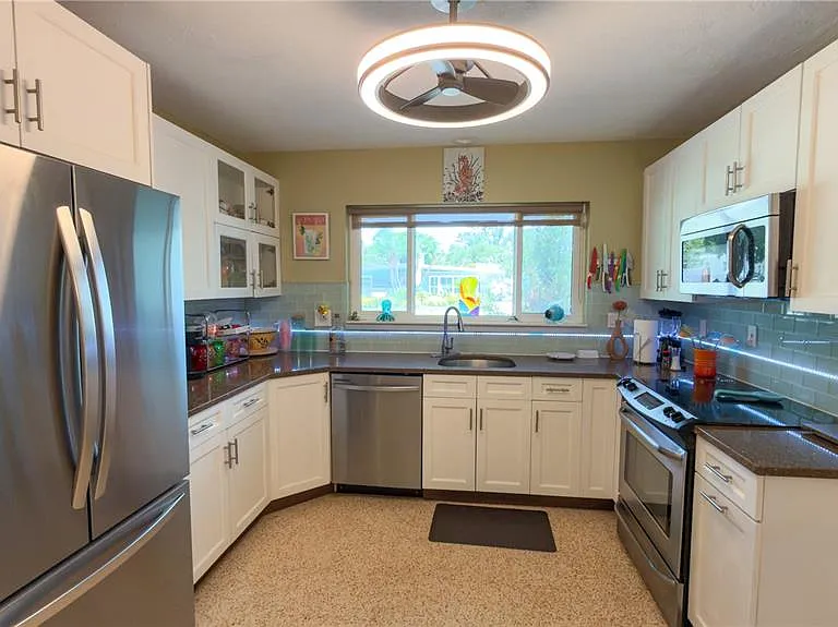 2215 Alvarado Ln — Photo 8