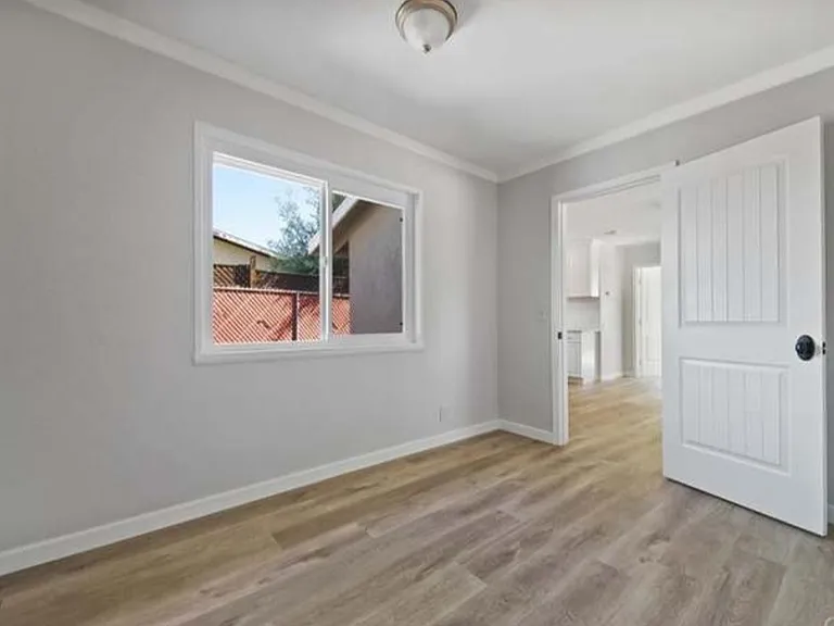 821 E Whittier Ave — Photo 10