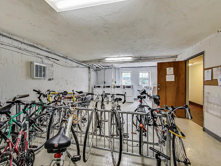 1303 N Ode St #215 — Photo 8