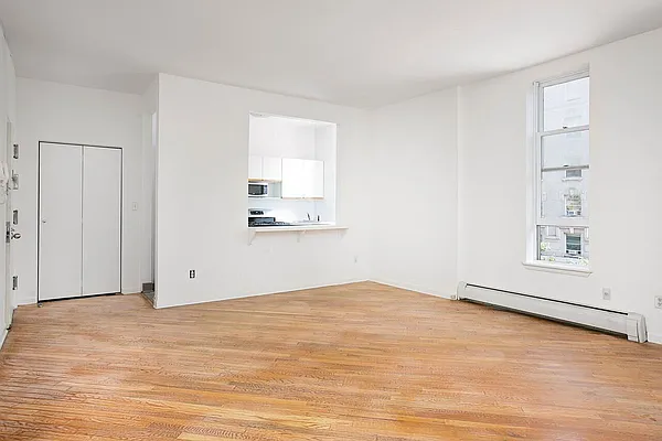 Rented by Waldstar Real Estate LLC | media 58