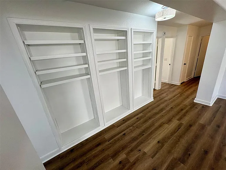 8003 Bannock Ln — Photo 15