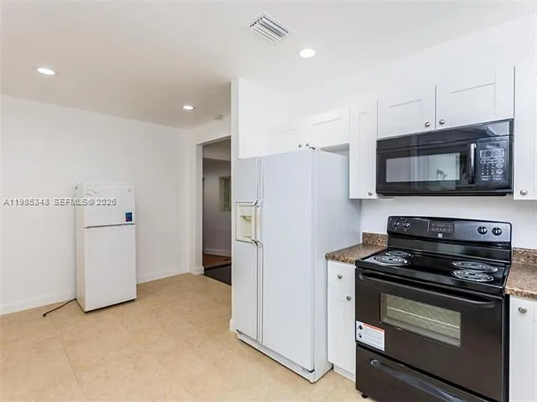 6300 NW 41st St — Photo 13