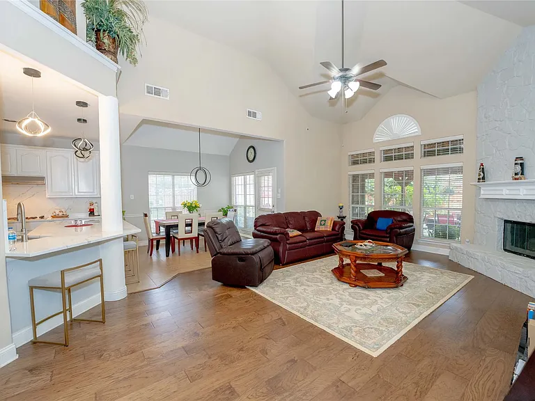 12339 Shumard Ln — Photo 13