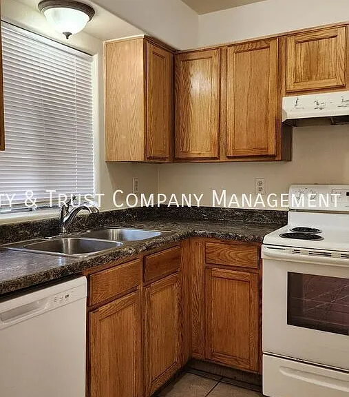 4042 E Fairmount St #1 — Photo 9