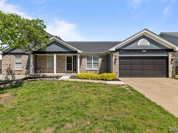 1704 Fairview Farms Cir, Wentzville, MO 63385