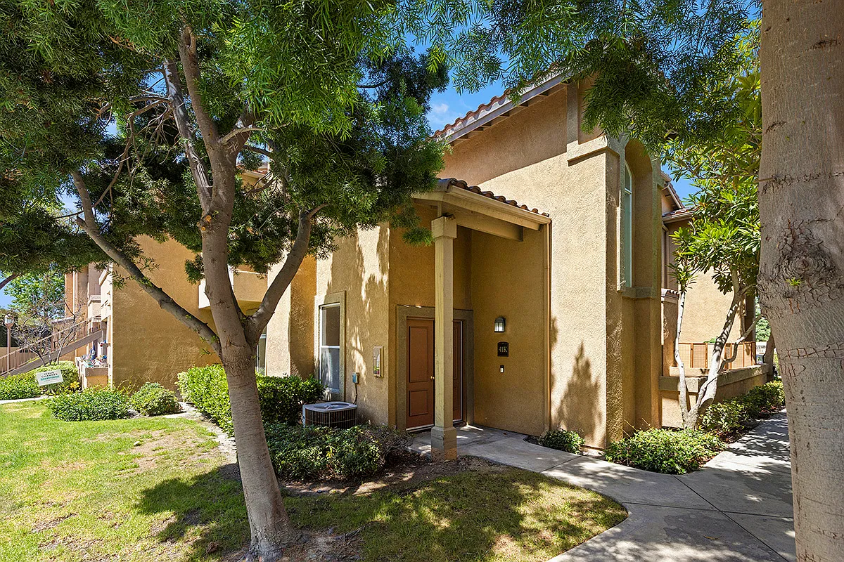 3 bed, 1564 sqft, $3,950 — Photo 3