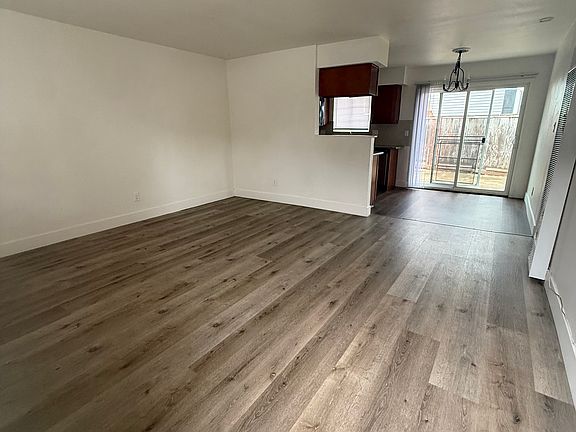 3rd image of 103 Cordova Ln #107