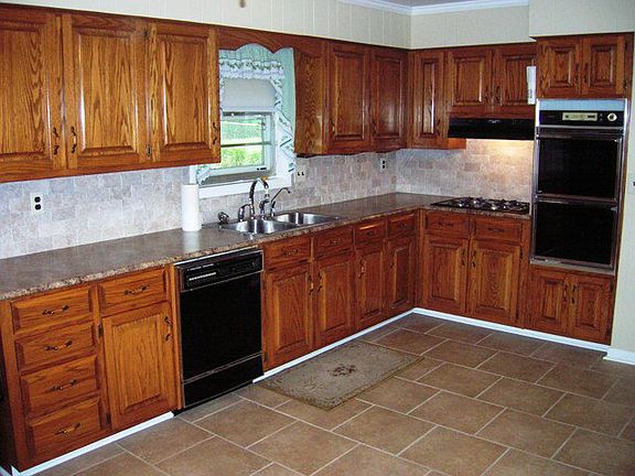 4th image of 924 Woodburn Dr