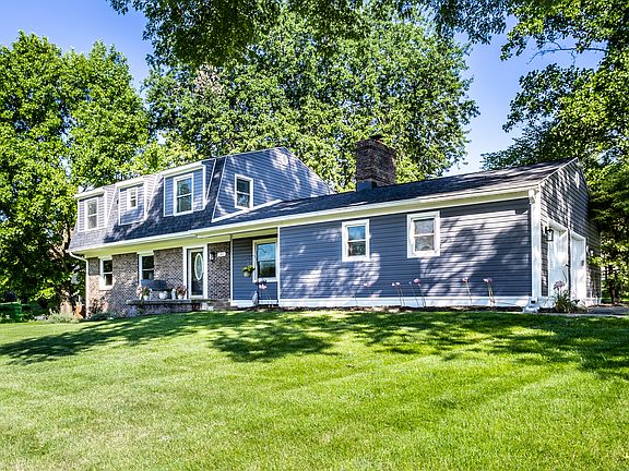 2nd image of 11455 Creekwood Cir