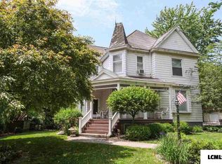 206 N Mason St, New Holland, IL 62671