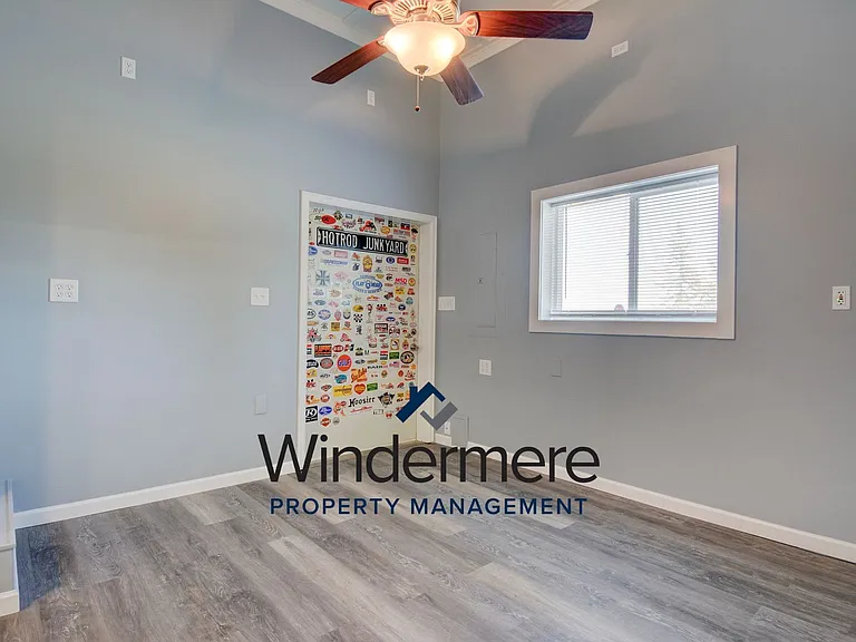 2480 N Bluff Rd — Photo 15