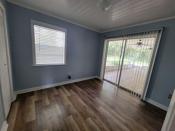 5th image of 3180 Lakeview Dr