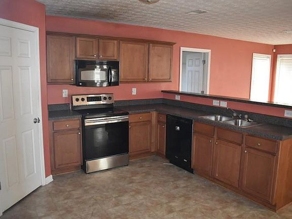 5th image of 371 Paper Woods Dr