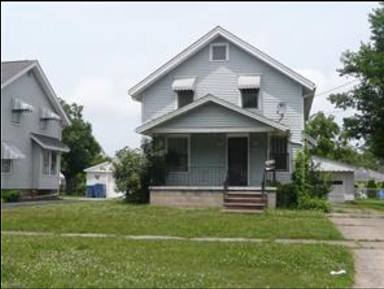 1st image of 1059 W 12th St