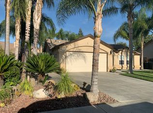 748 S 16th St, Kerman, CA 93630