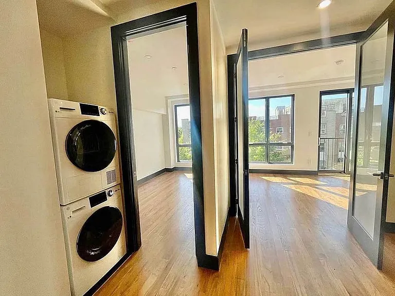 74 George St #2B — Photo 1