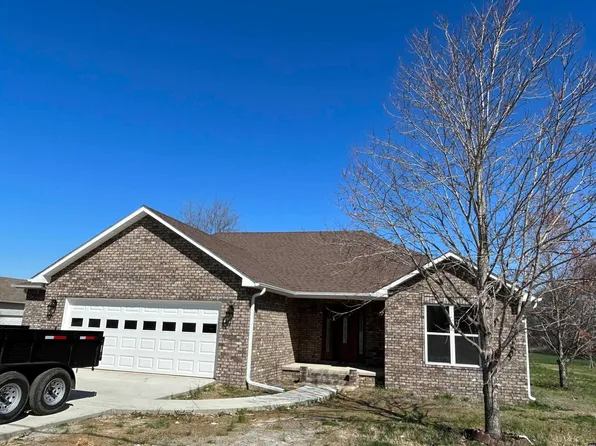 129 Oak St, Martin, TN 38237