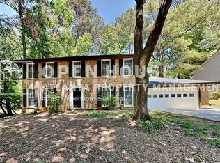 9880 Lake Forest Way, Roswell, GA 30076
