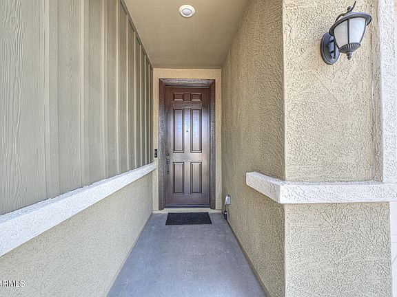 4th image of 657 E BUCKINGHAM Avenue