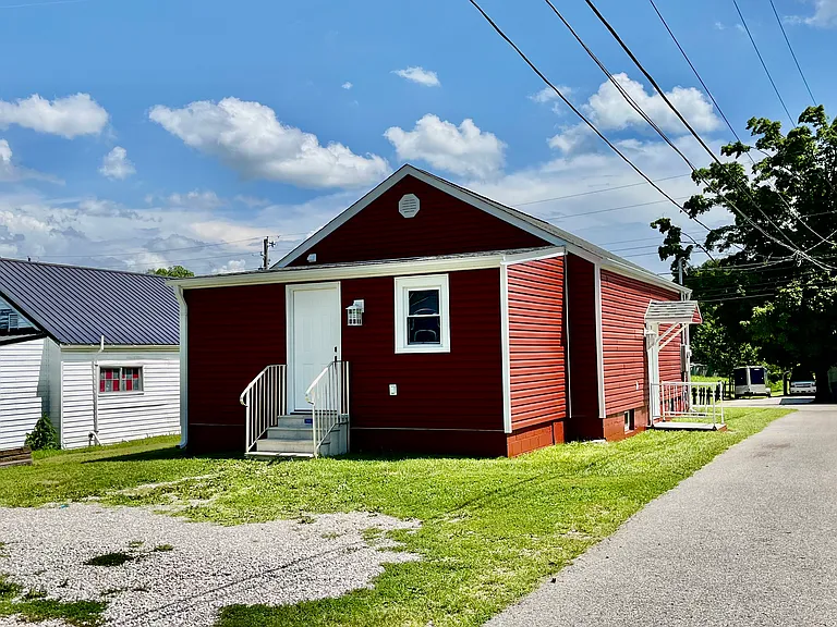 100 Creek Rd — Photo 16