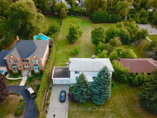 1524 Indian Grv, Mississauga, ON L5H 2S6