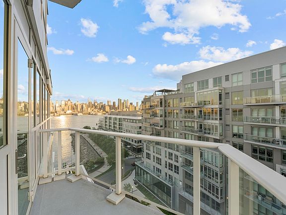 4th image of 800 Avenue At Port Imperial Unit 918