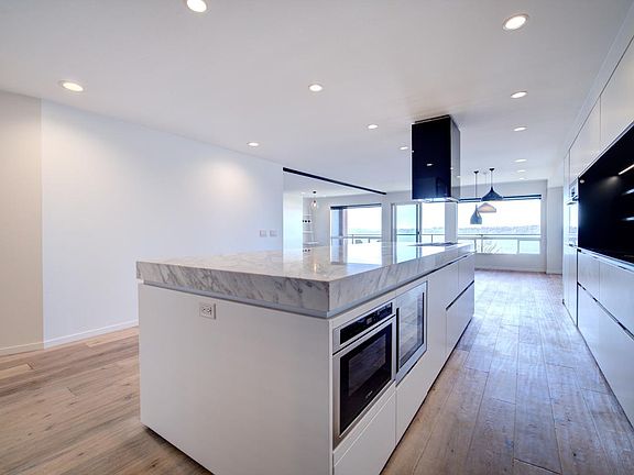4th image of 311 2nd St S APT 202