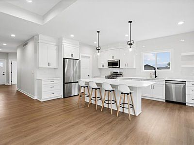 4th image of 307 S Walnut Dr