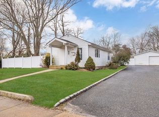248 Blue Point Ave, Blue Point, NY 11715