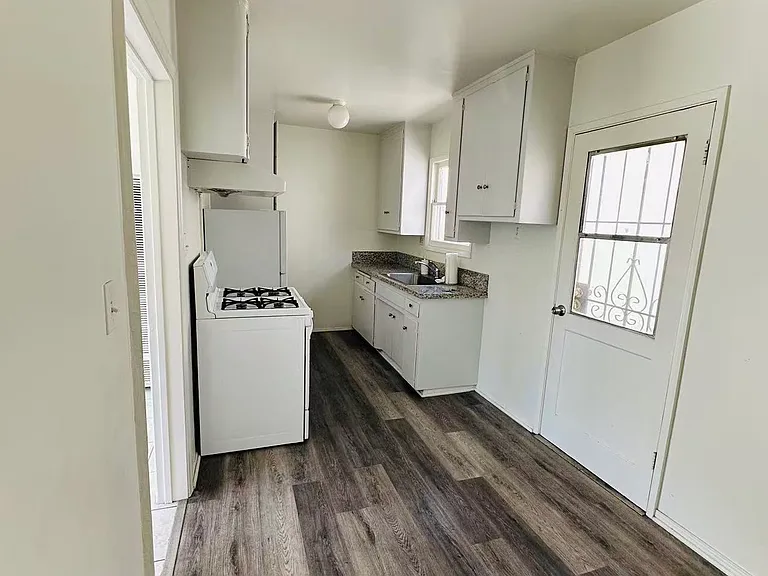 104 S Curtis Ave #B — Photo 7