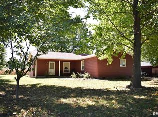 204 W Capital St, Benton, IL 62812