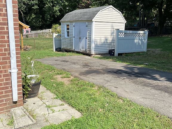 2nd image of 563 Russell St #11489783