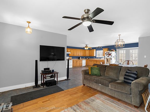 5th image of 2228 Monck Rd
