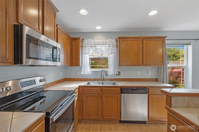 3rd image of 116 N Indiana Avenue