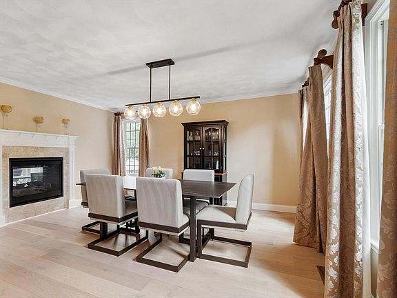 4th image of 1 Preston Cir