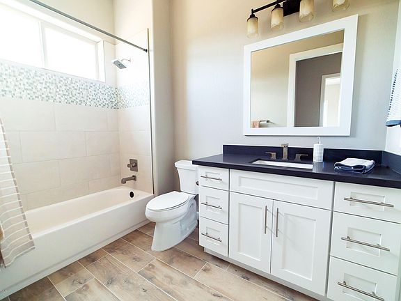 4th image of 15950 E Sunflower Dr #1