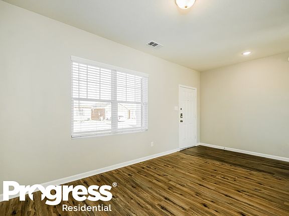 5th image of 506 London Dr