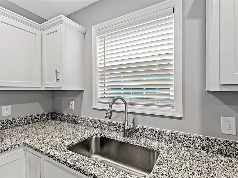 2015 Dolly Dr — Photo 10