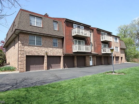 2nd image of 70 Harristown Rd APT 3