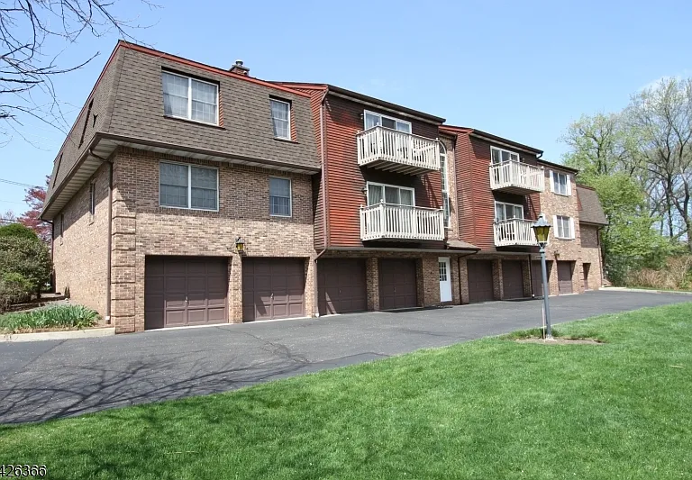 70 Harristown Rd #3 — Photo 2