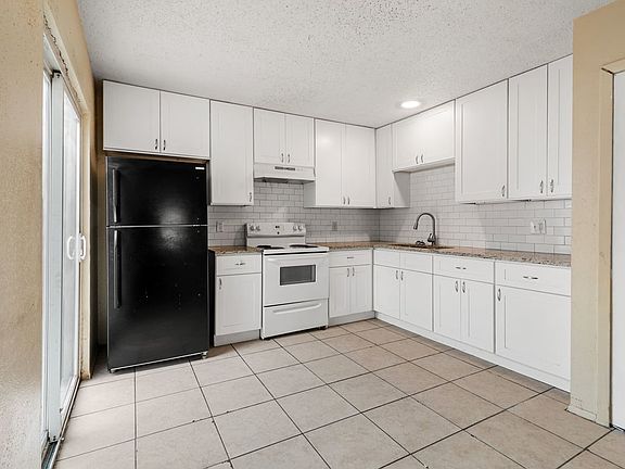 2nd image of 1523 Noble Oak Dr