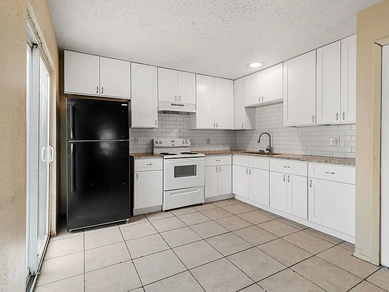 1523 Noble Oak Dr — Photo 8