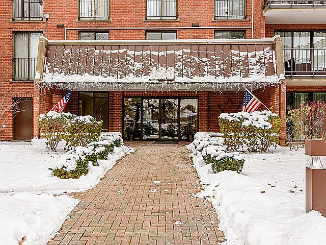 1st image of 123 Acacia Dr Unit 305