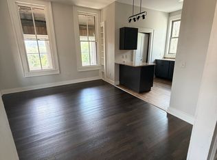 252 High St #B, Mineral Point, WI 53565