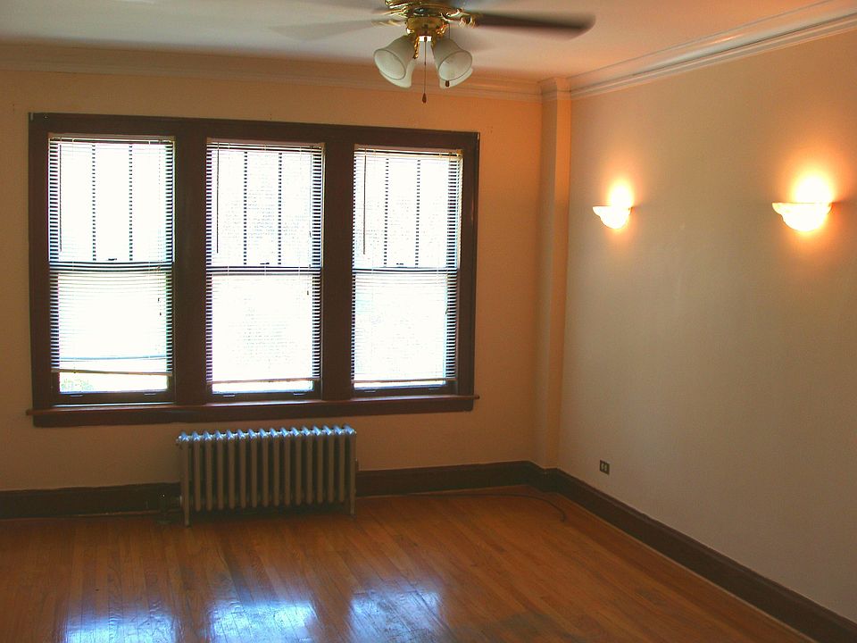 1st image of 5255 W Melrose St #1